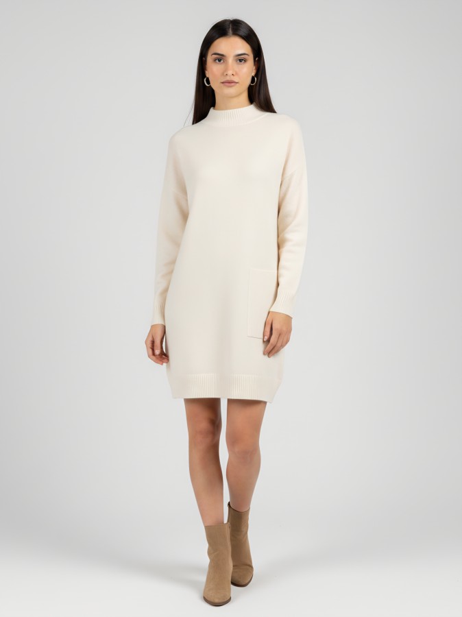 Megzta suknelė paaukštinta apykakle (3 spalvos)