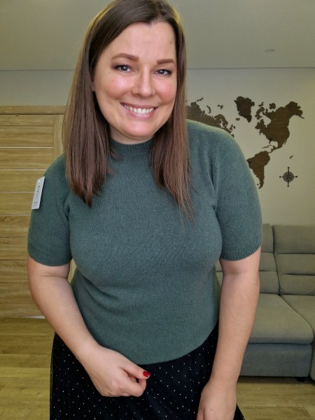 Dailus megztinis trumpomis rankovėmis (5 spalvos)