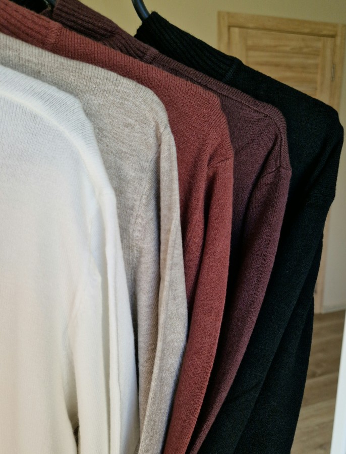 Didesnio dydžio palaidinė paaukštintu kaklu (5 spalvos)