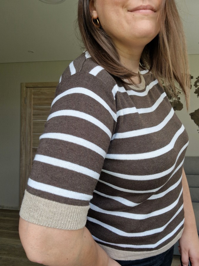 Dryžuotas megztinis trumpomis rankovėmis (2 spalvos)