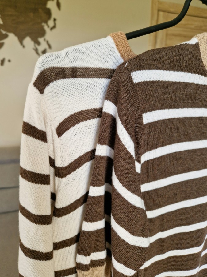 Dryžuotas megztinis trumpomis rankovėmis (2 spalvos)