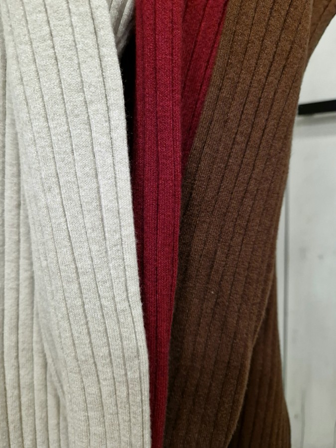 Laisvo stiliaus megzta suknelė (3 spalvos)