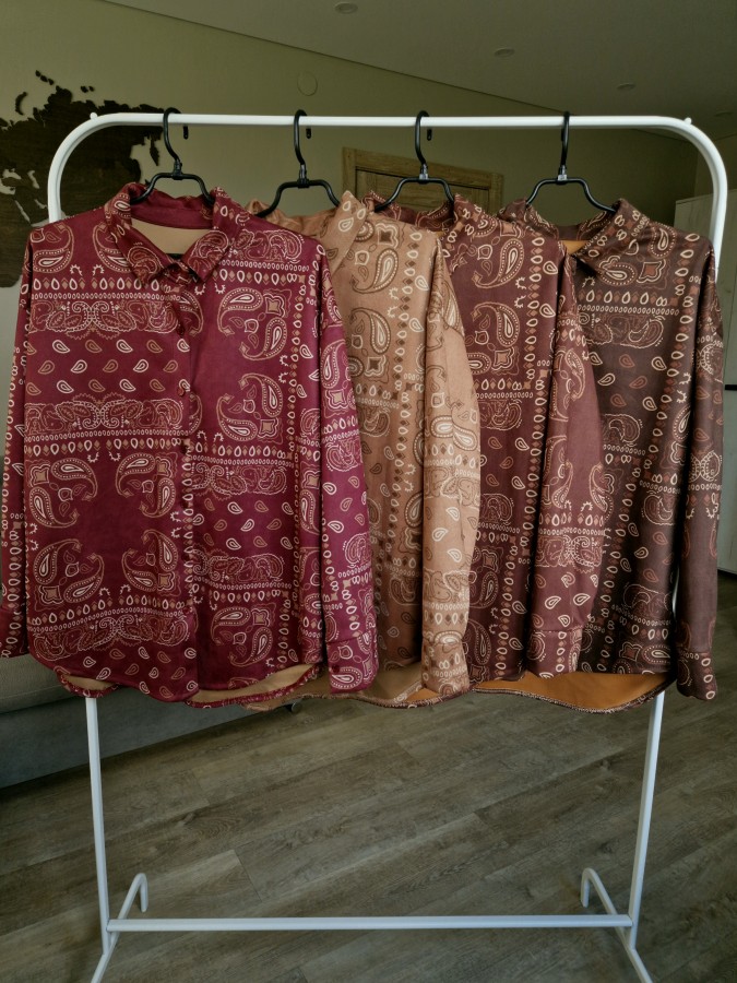 Paisley rašto marškiniai (4 spalvos)