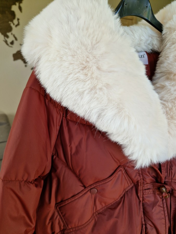 Šilta bordo striukė su kailiuku žiemai (M-XXL dydžiai)