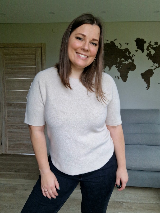 Viskozinis megztukas trumpomis rankovėmis (5 spalvos)